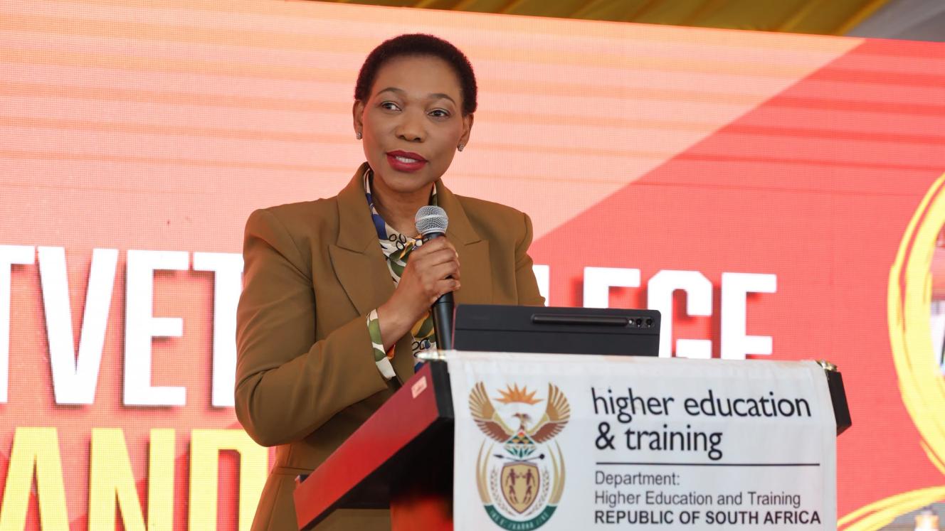 Deputy Minister of Higher Education and Training Nomusa Dube-Ncube attended the launch of the Elangeni Artisan and Skills Development Centre providing renewable energy and PV training. 