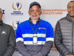 Mintek CEO Molefi Motuku, Steenkampskraal Executive Chairman Enock Mathebula and NECSA Group CEO Loyiso Tyabashe.