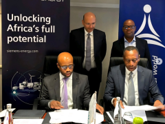 Necsa Group CEO Loyiso Tyabashe and Siemens Energy Chairman and Managing Director for Southern and Eastern Africa Thabo Molekoa sign an MoU covering potential cooperation on small modular reactors.